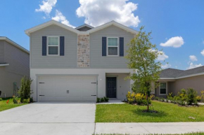 Perfect relaxing suite king bed near Disney world, Davenport